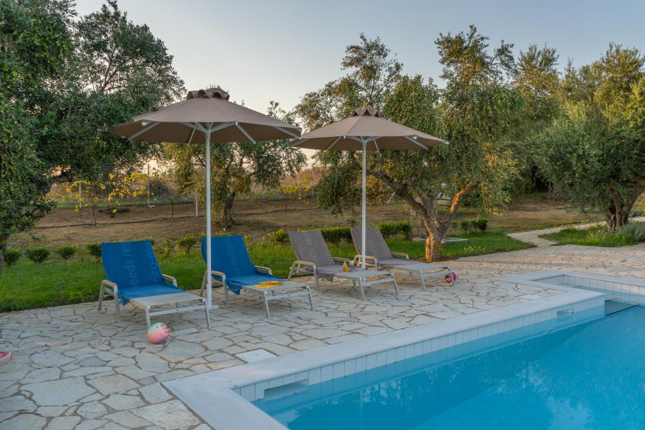Abelia Luxurious Villas Finikounta Exterior foto