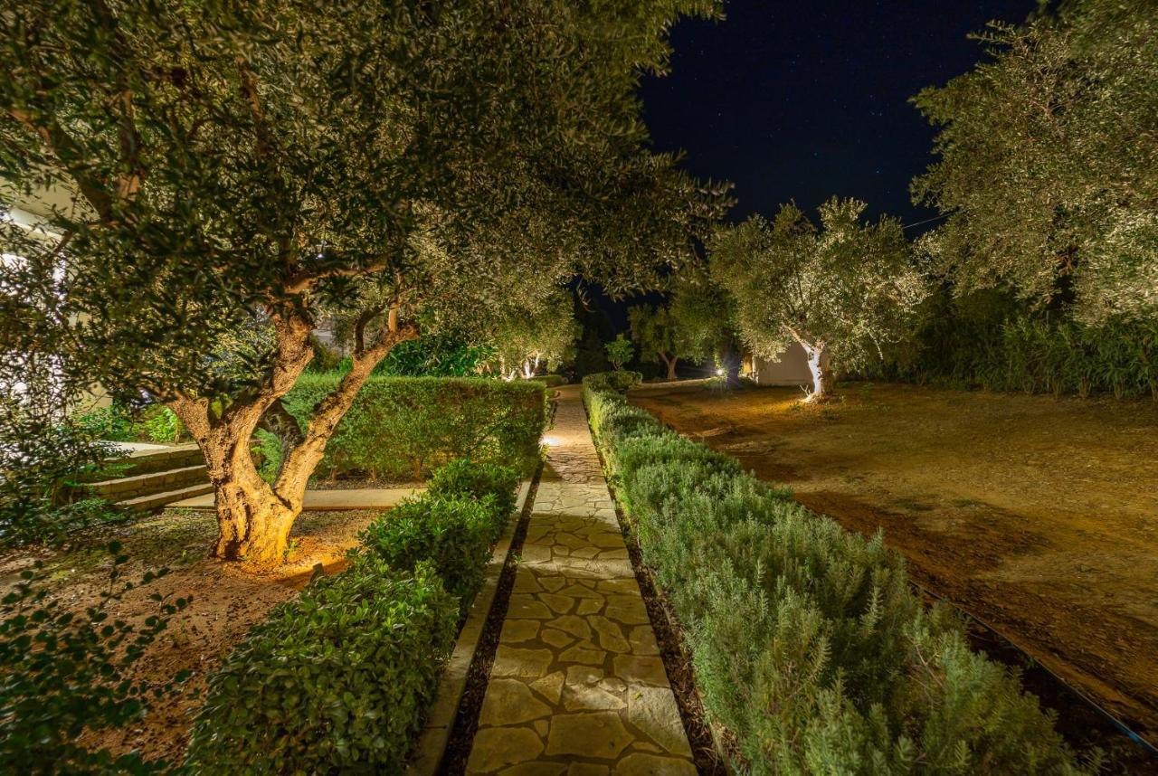 Abelia Luxurious Villas Finikounta Exterior foto